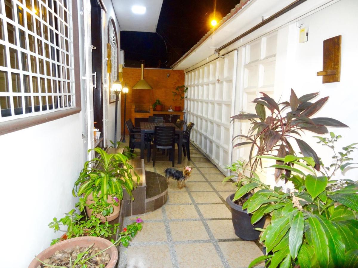 Hostal Villa 97 Guayaquil Exterior photo
